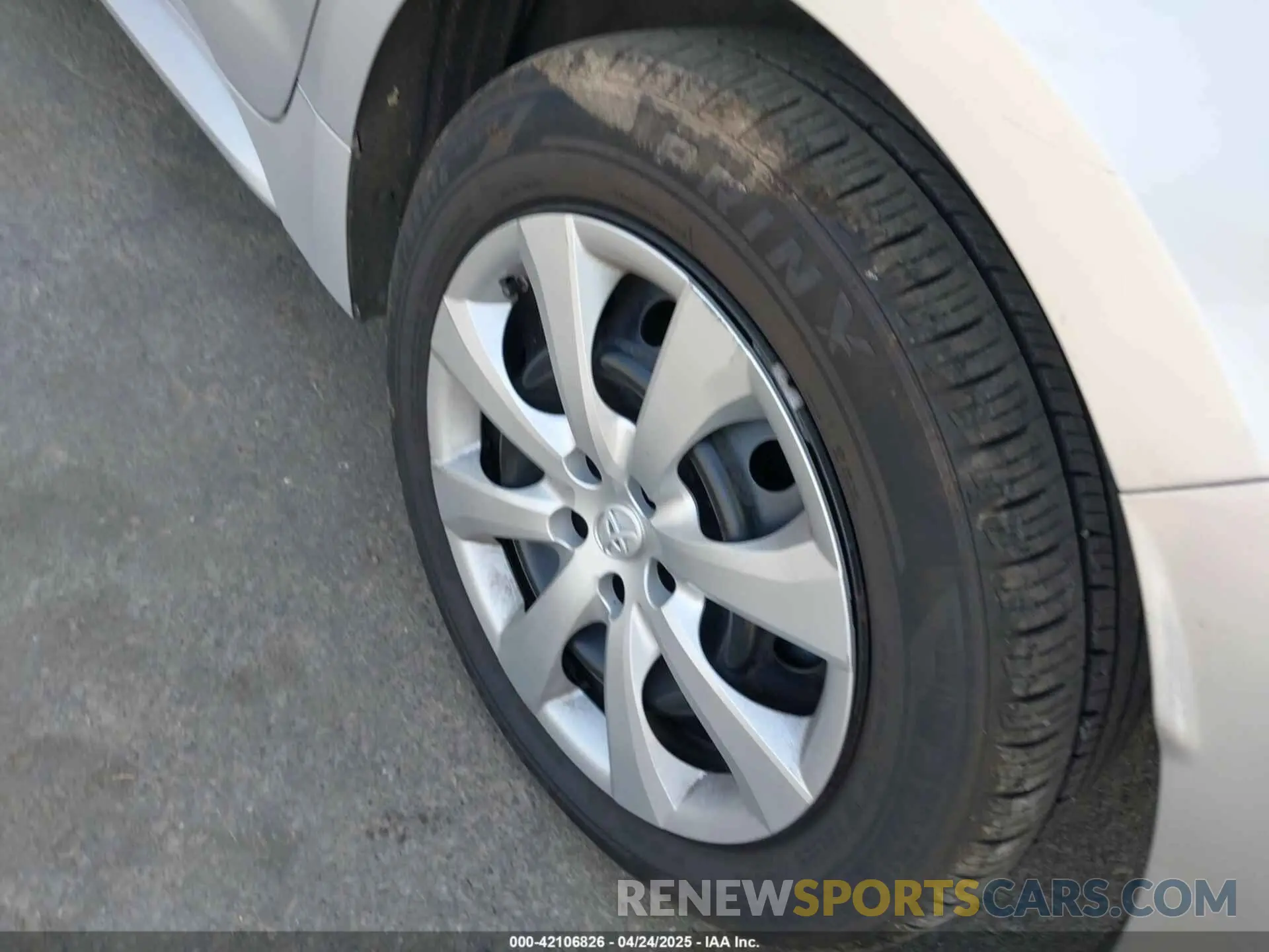 12 Photograph of a damaged car 5YFEPRAEXLP028821 TOYOTA COROLLA 2020