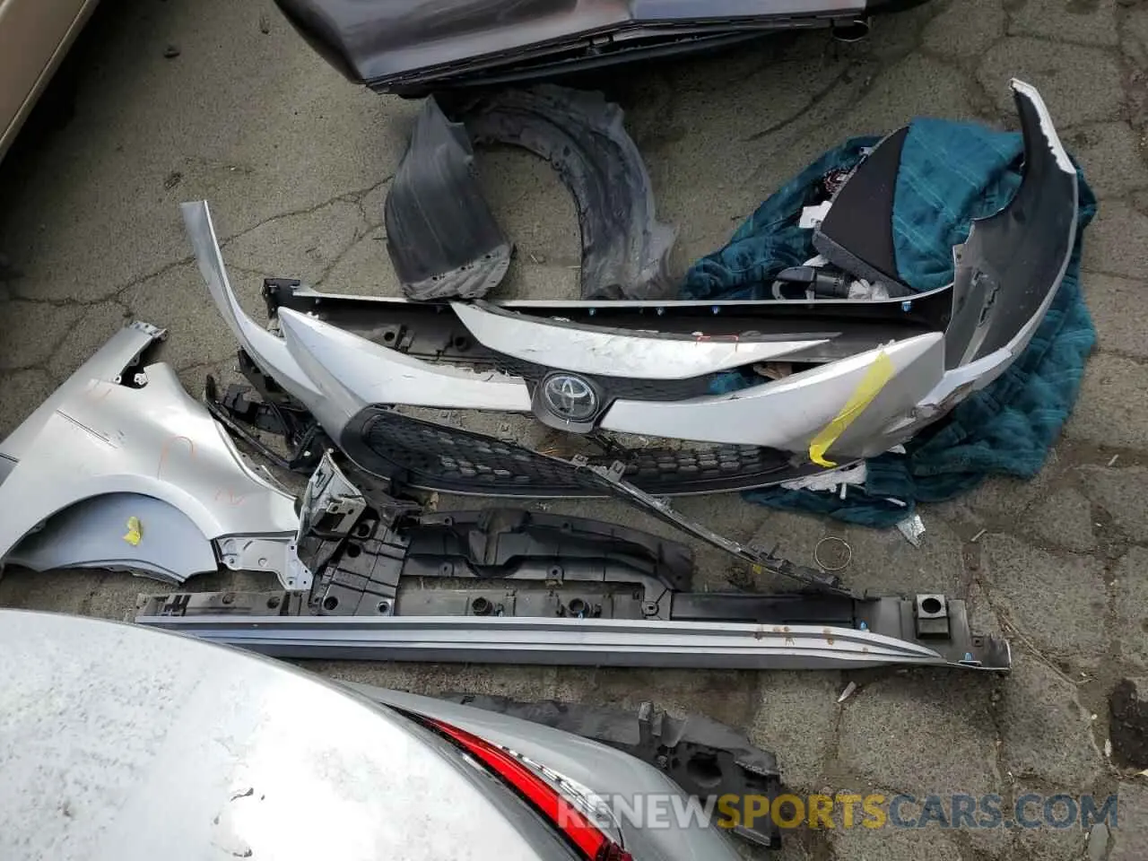 9 Photograph of a damaged car 5YFEPRAEXLP029614 TOYOTA COROLLA 2020