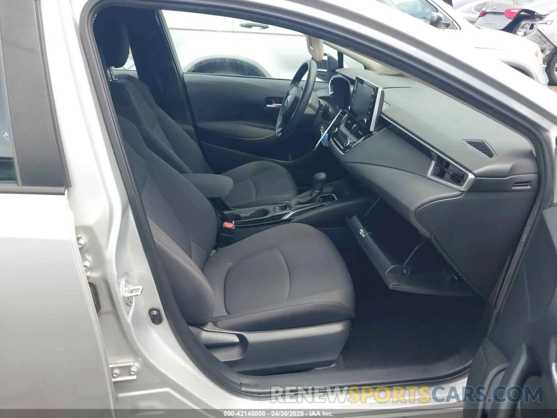 5 Photograph of a damaged car 5YFEPRAEXLP054593 TOYOTA COROLLA 2020