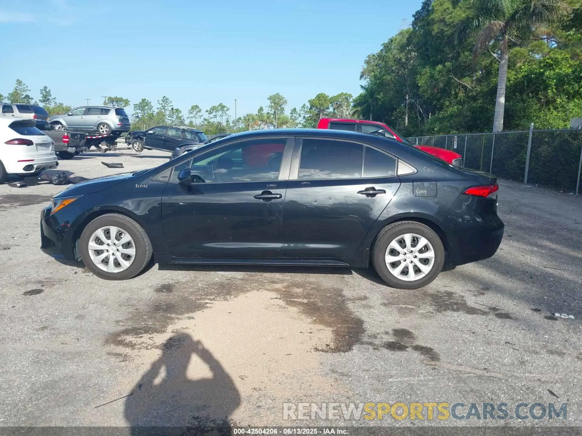 14 Photograph of a damaged car 5YFEPRAEXLP069868 TOYOTA COROLLA 2020