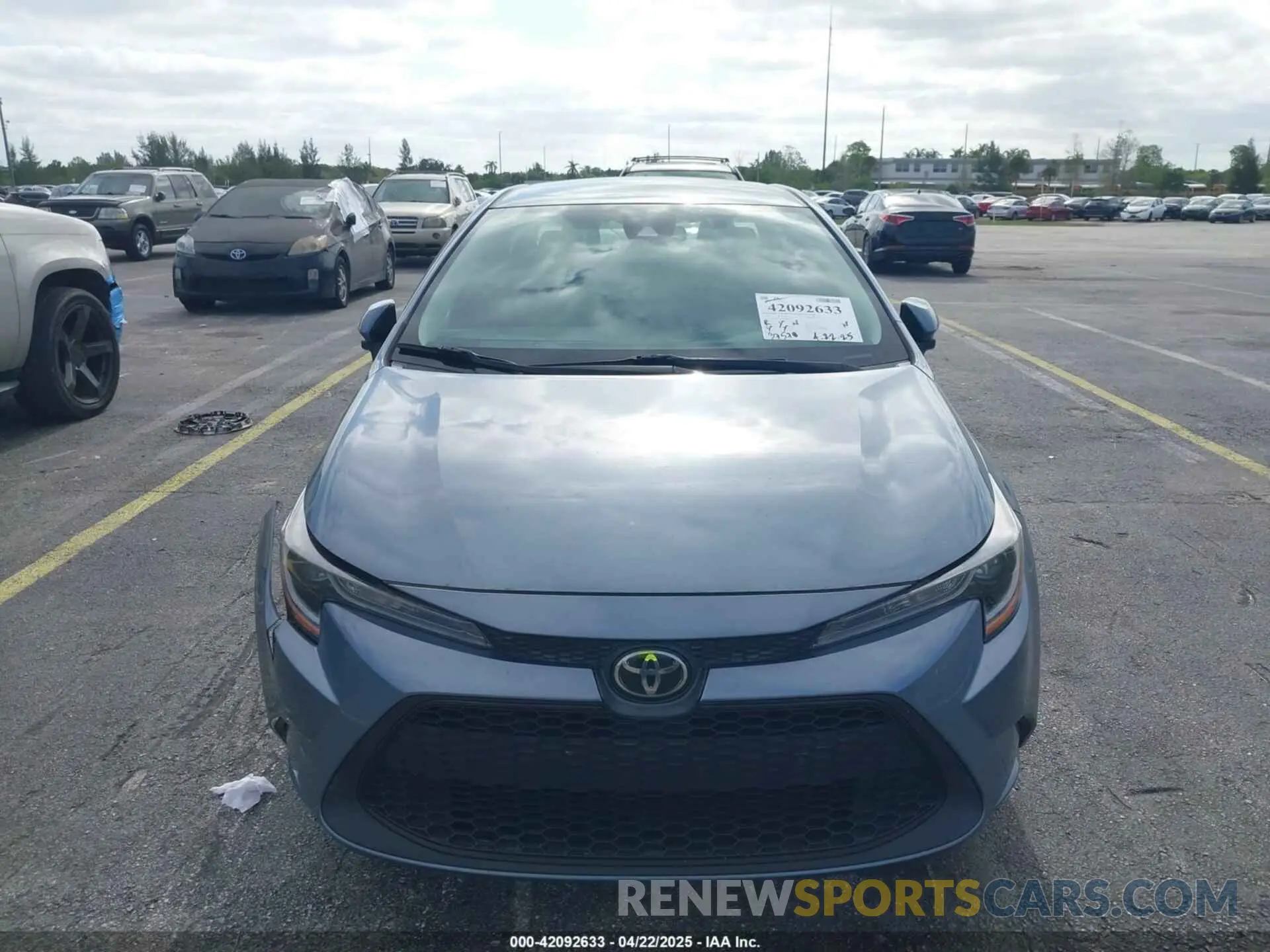 12 Photograph of a damaged car 5YFEPRAEXLP090722 TOYOTA COROLLA 2020