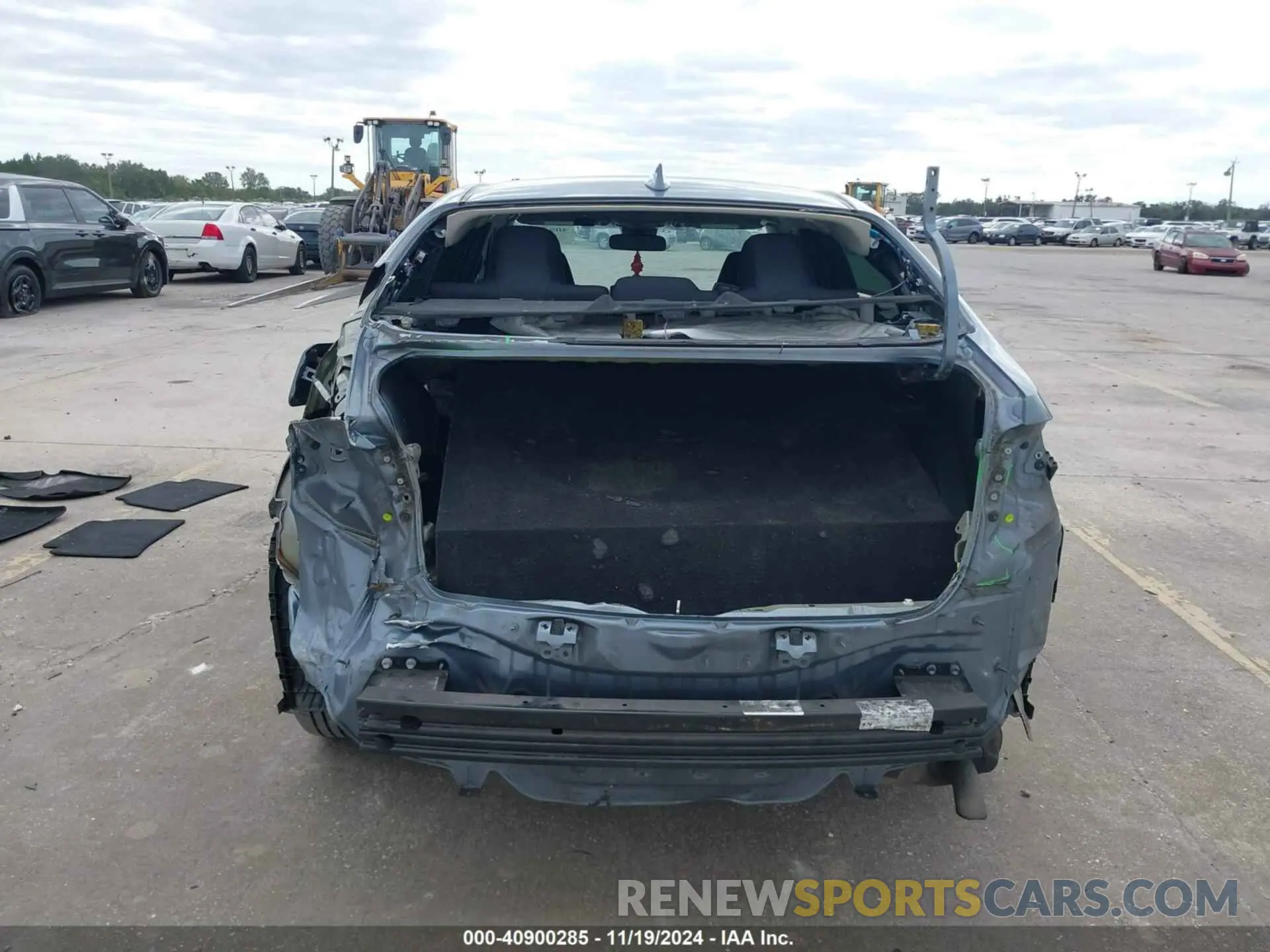 17 Photograph of a damaged car 5YFEPRAEXLP110192 TOYOTA COROLLA 2020