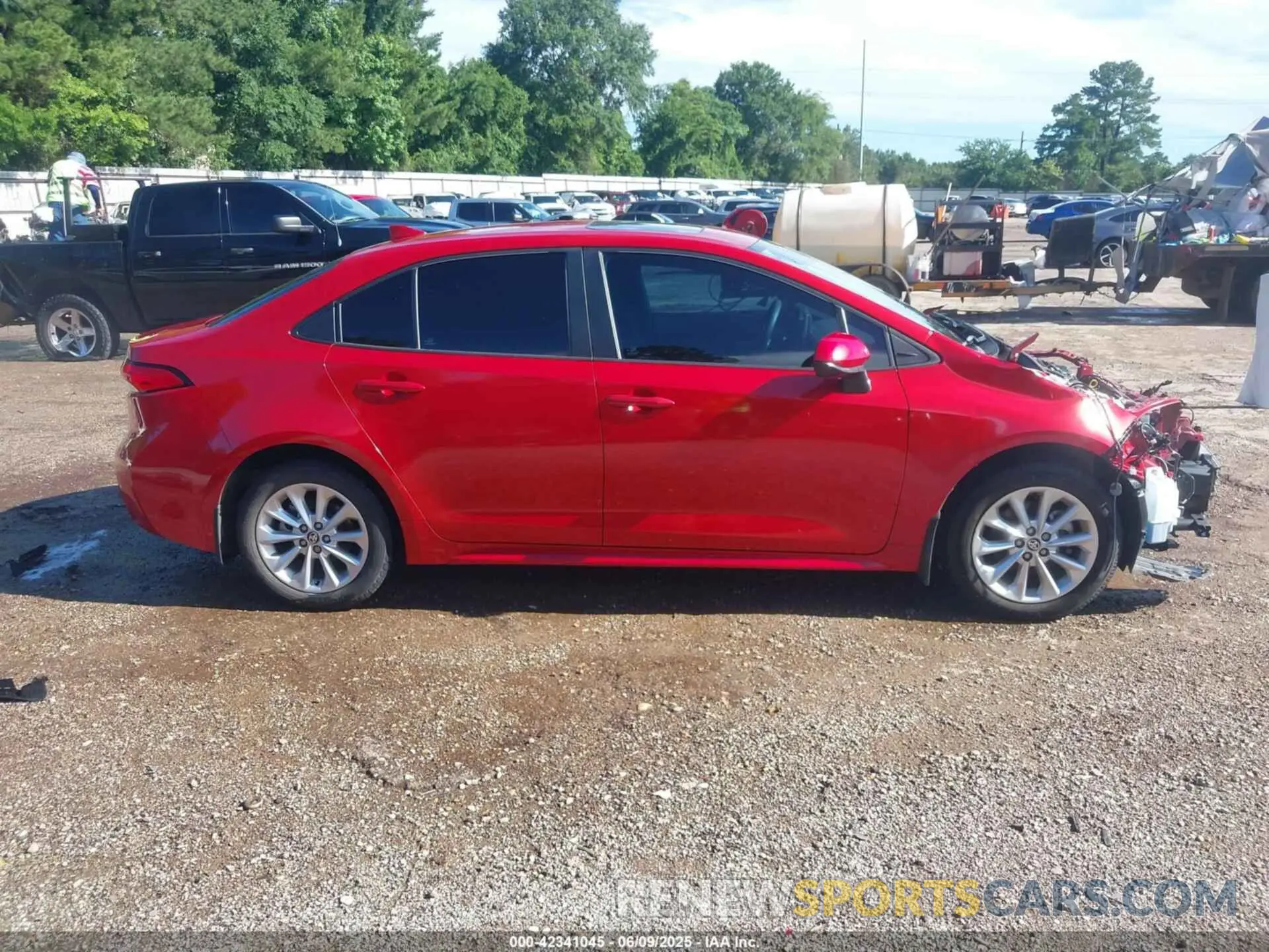 14 Photograph of a damaged car 5YFHPRAE0LP019008 TOYOTA COROLLA 2020