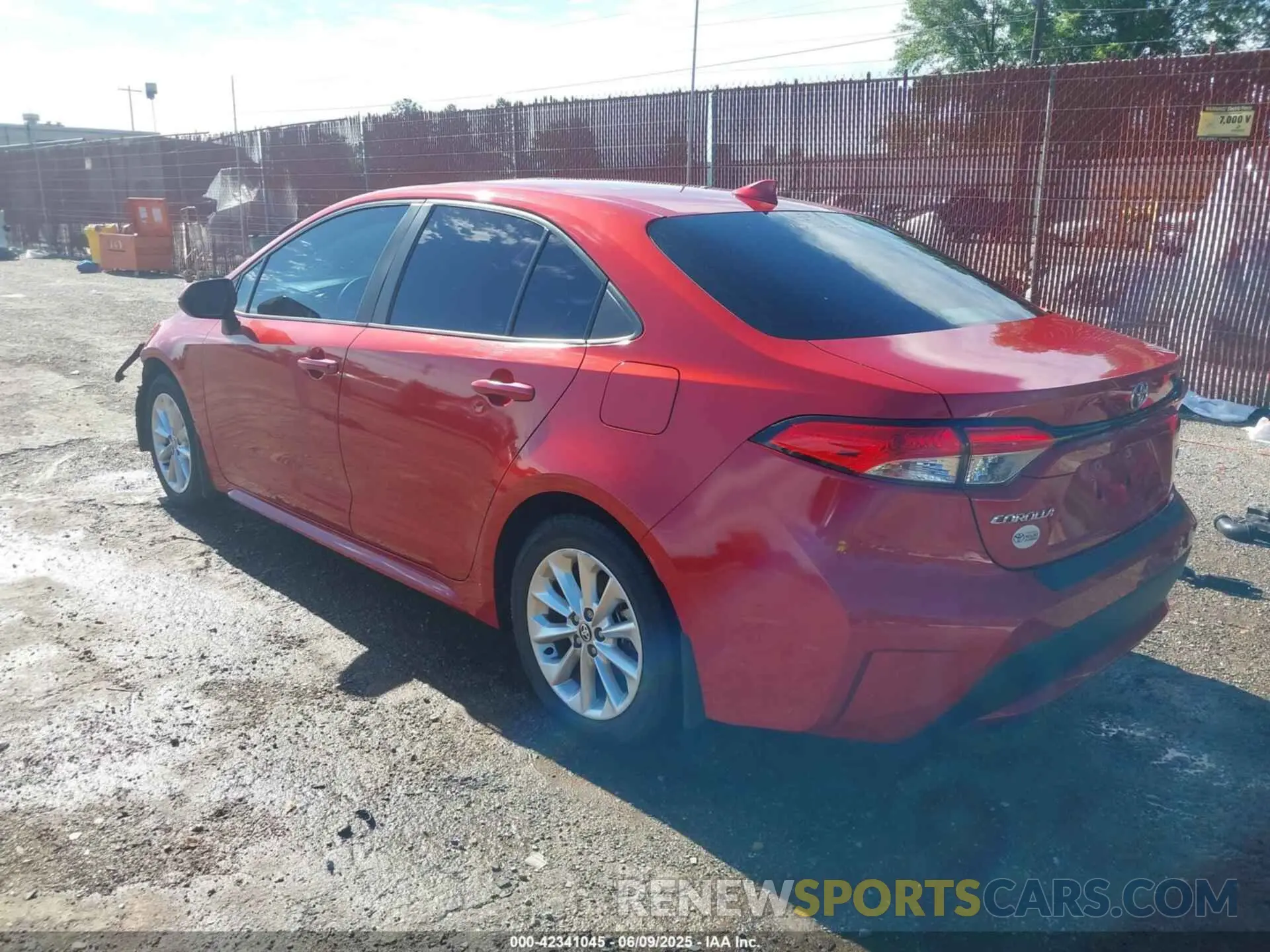 3 Photograph of a damaged car 5YFHPRAE0LP019008 TOYOTA COROLLA 2020