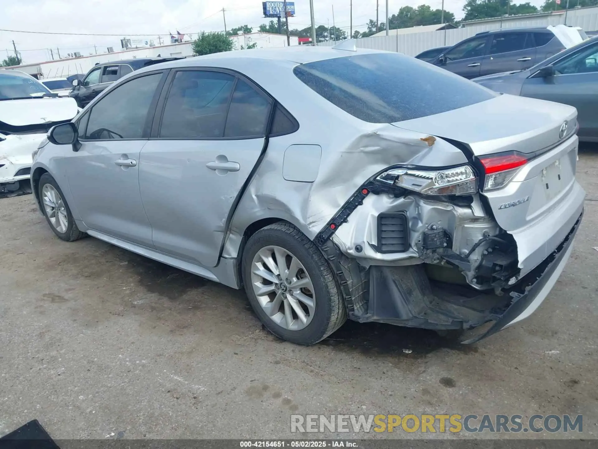 3 Photograph of a damaged car 5YFHPRAE2LP025652 TOYOTA COROLLA 2020