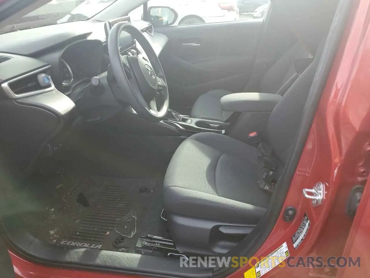 7 Photograph of a damaged car 5YFHPRAE2LP027143 TOYOTA COROLLA 2020