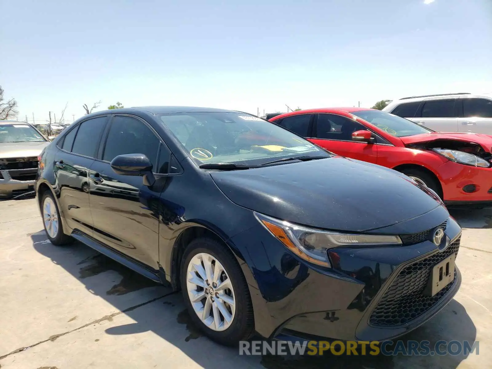 1 Photograph of a damaged car 5YFHPRAE6LP018235 TOYOTA COROLLA 2020