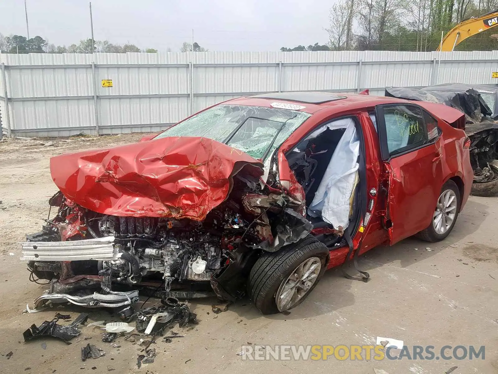 2 Photograph of a damaged car 5YFHPRAE6LP070240 TOYOTA COROLLA 2020