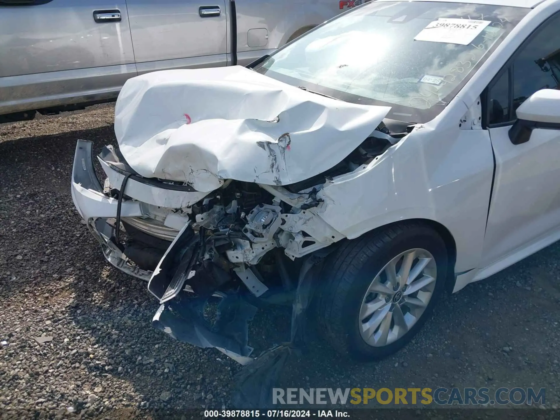 18 Photograph of a damaged car 5YFHPRAEXLP031117 TOYOTA COROLLA 2020