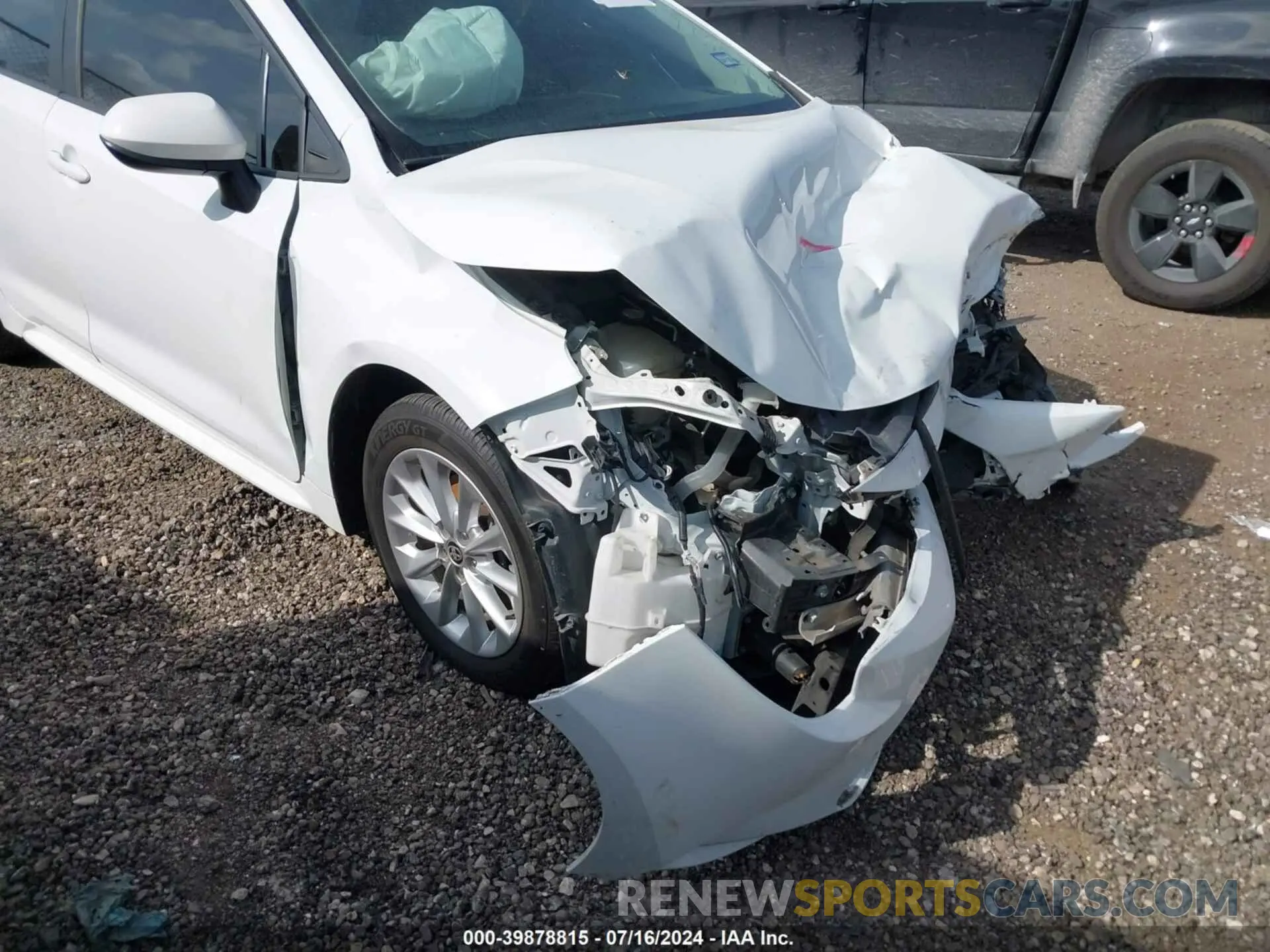 19 Photograph of a damaged car 5YFHPRAEXLP031117 TOYOTA COROLLA 2020