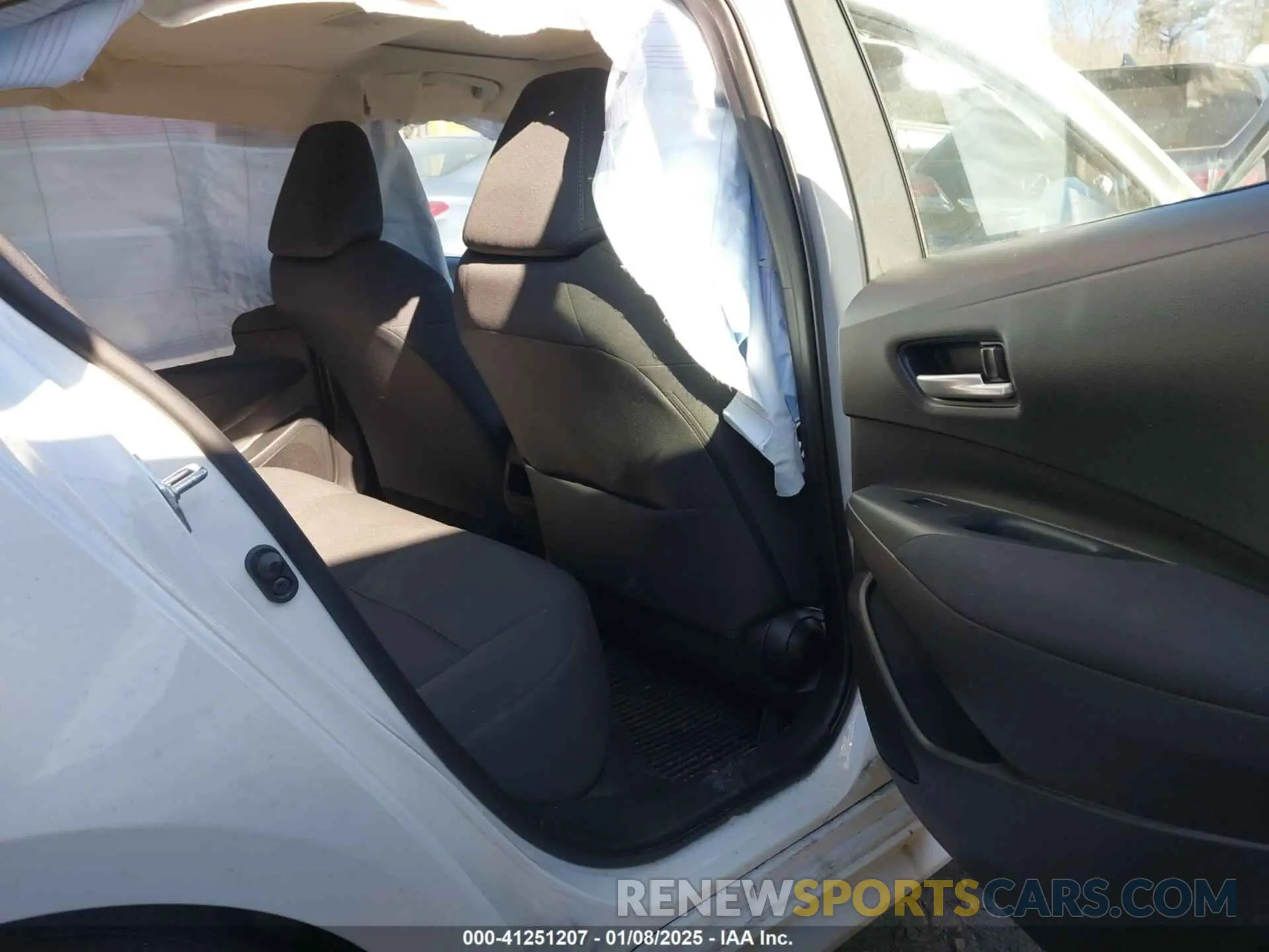 8 Photograph of a damaged car 5YFHPRAEXLP037791 TOYOTA COROLLA 2020