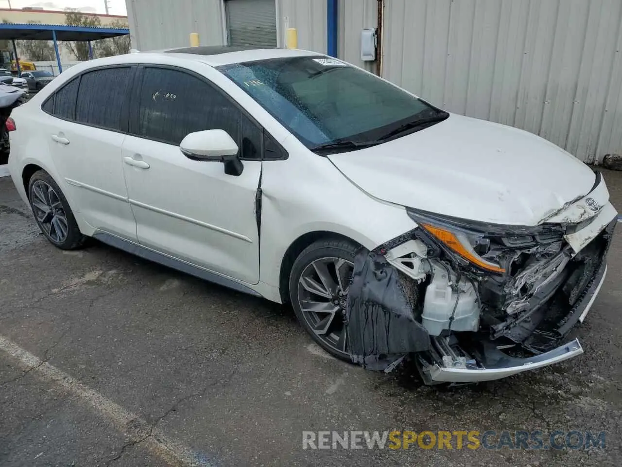 4 Photograph of a damaged car 5YFP4RCE0LP023867 TOYOTA COROLLA 2020