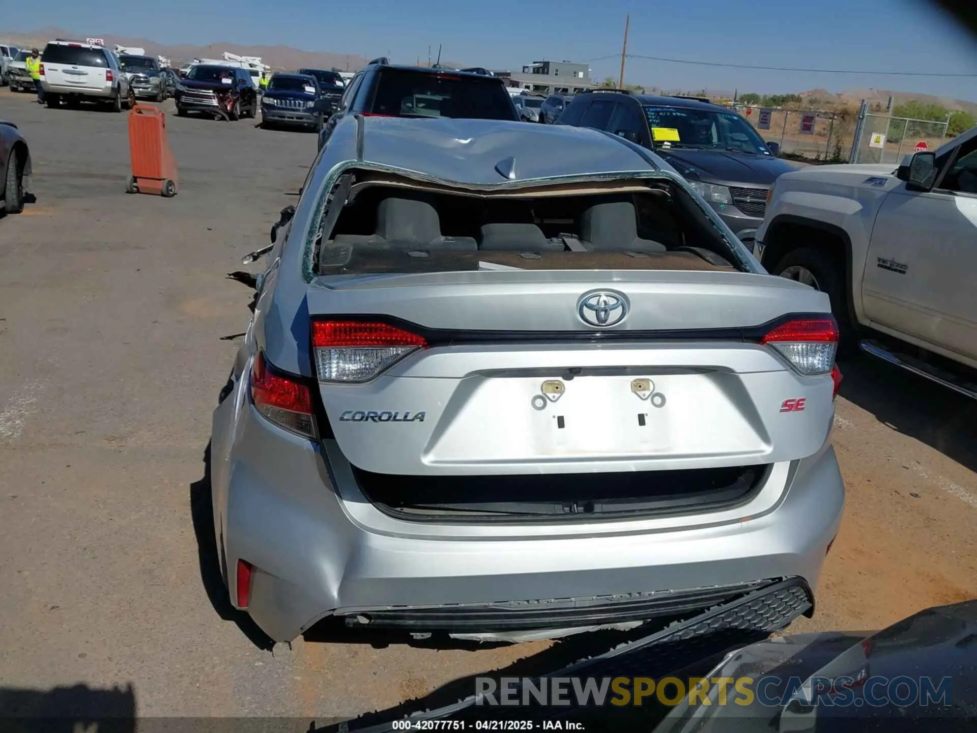 16 Photograph of a damaged car 5YFP4RCE2LP014913 TOYOTA COROLLA 2020