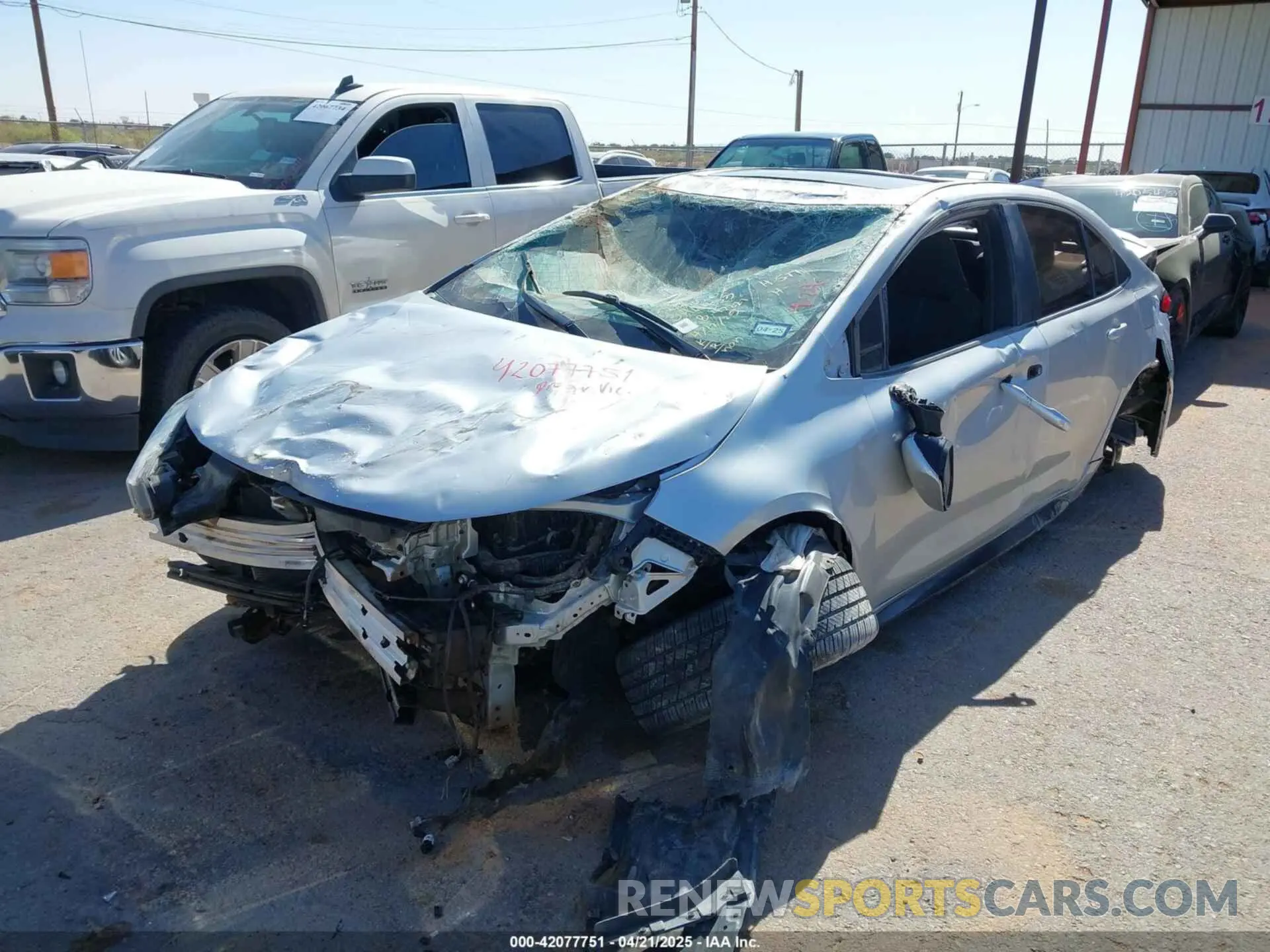 2 Photograph of a damaged car 5YFP4RCE2LP014913 TOYOTA COROLLA 2020