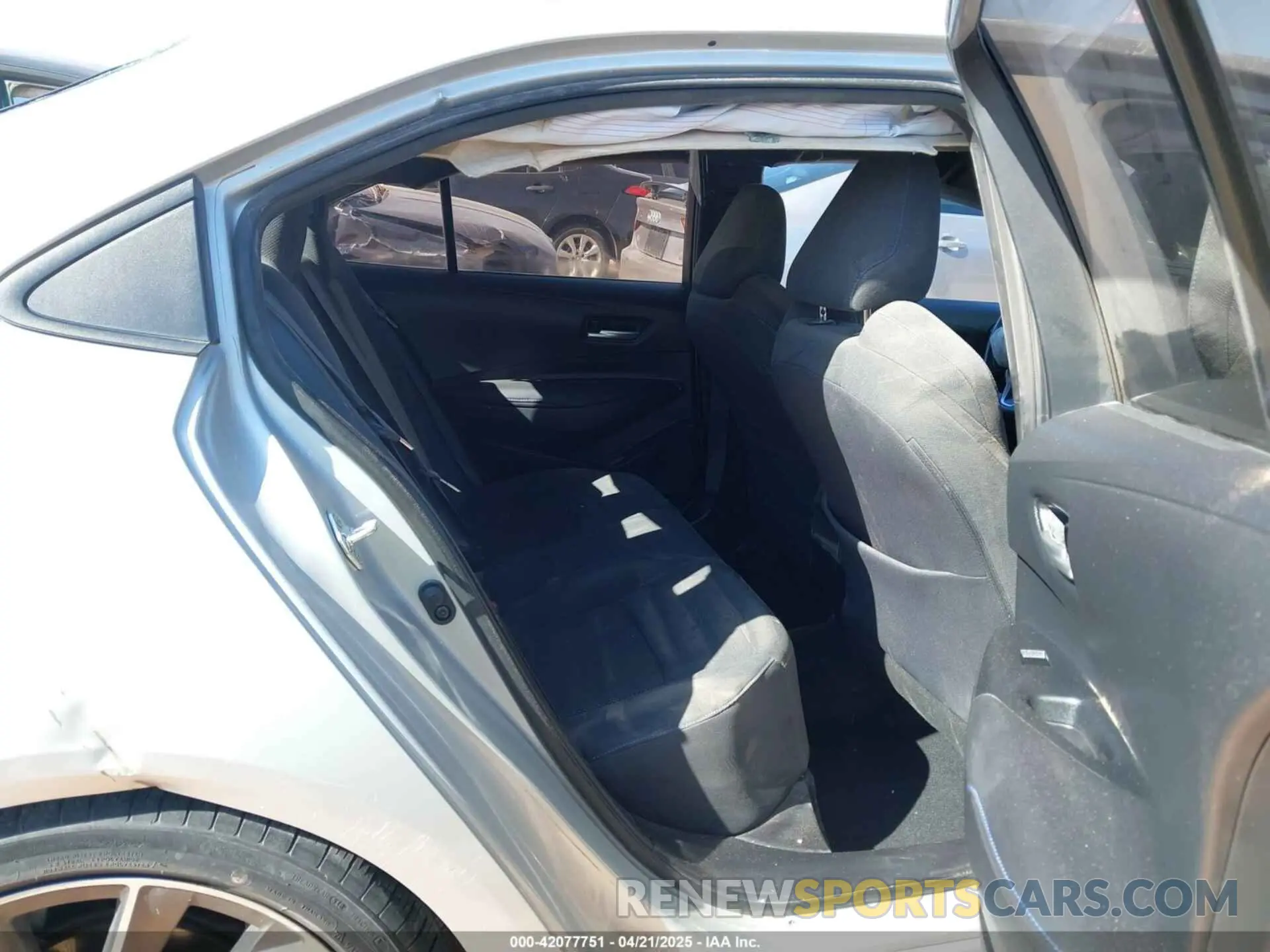 8 Photograph of a damaged car 5YFP4RCE2LP014913 TOYOTA COROLLA 2020