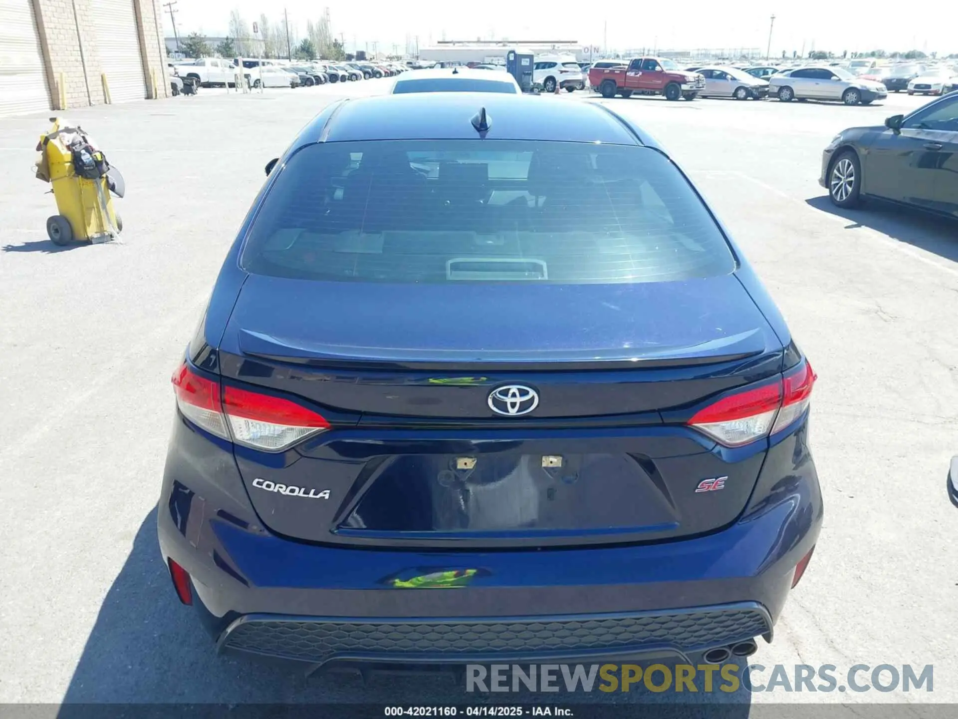 16 Photograph of a damaged car 5YFP4RCE2LP015639 TOYOTA COROLLA 2020