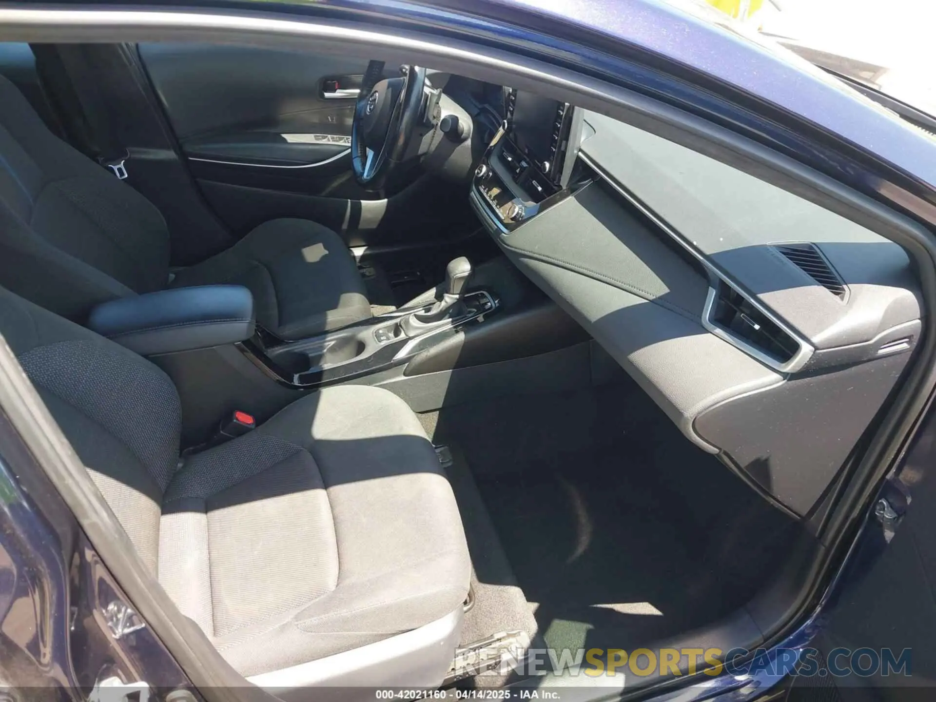 5 Photograph of a damaged car 5YFP4RCE2LP015639 TOYOTA COROLLA 2020