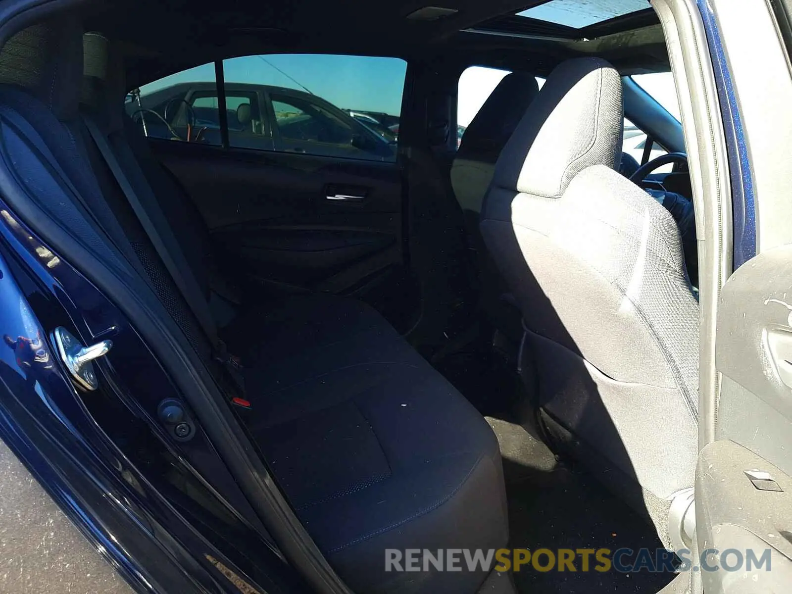 6 Photograph of a damaged car 5YFP4RCE2LP041156 TOYOTA COROLLA 2020