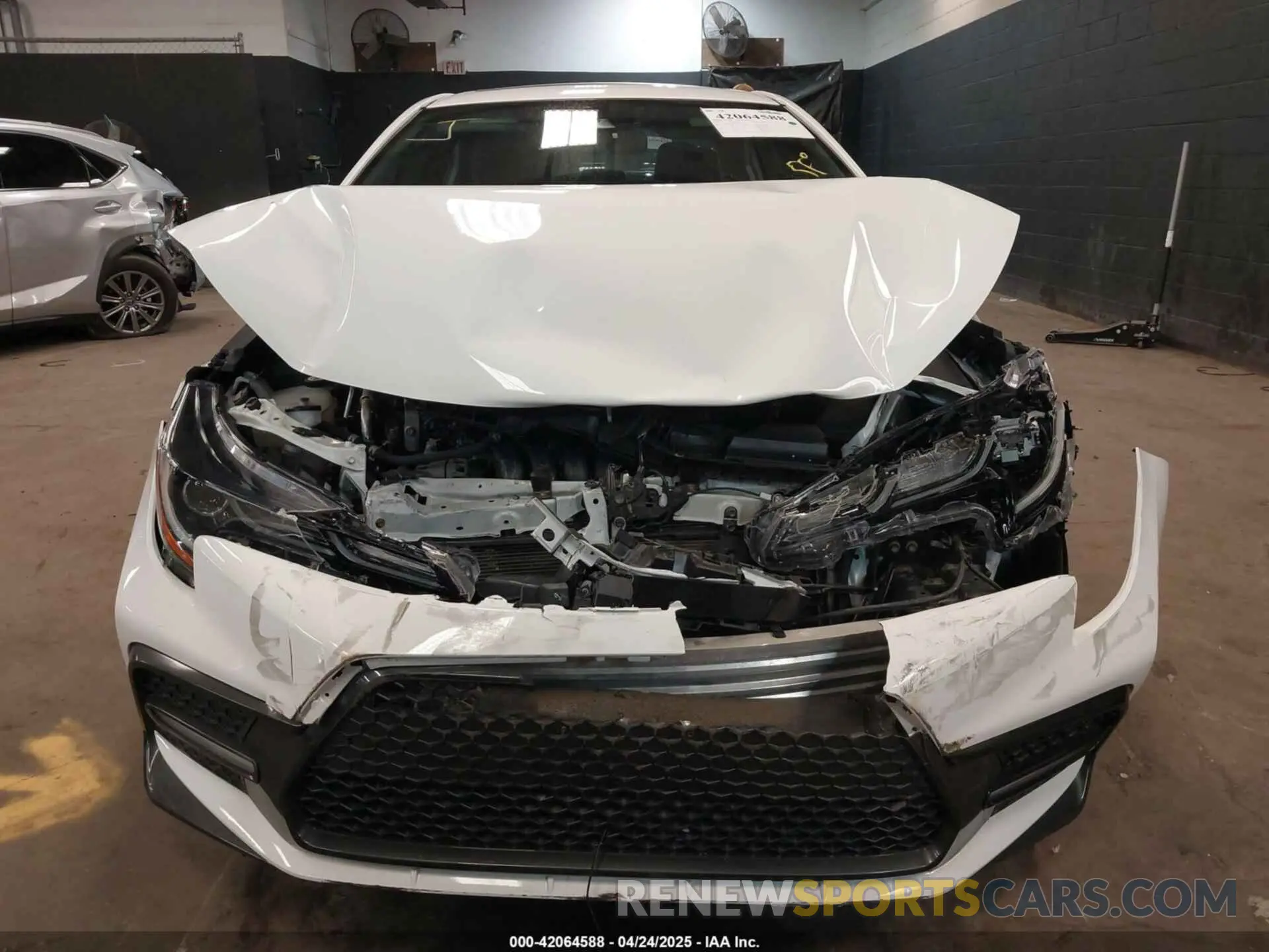 6 Photograph of a damaged car 5YFP4RCE3LP013060 TOYOTA COROLLA 2020