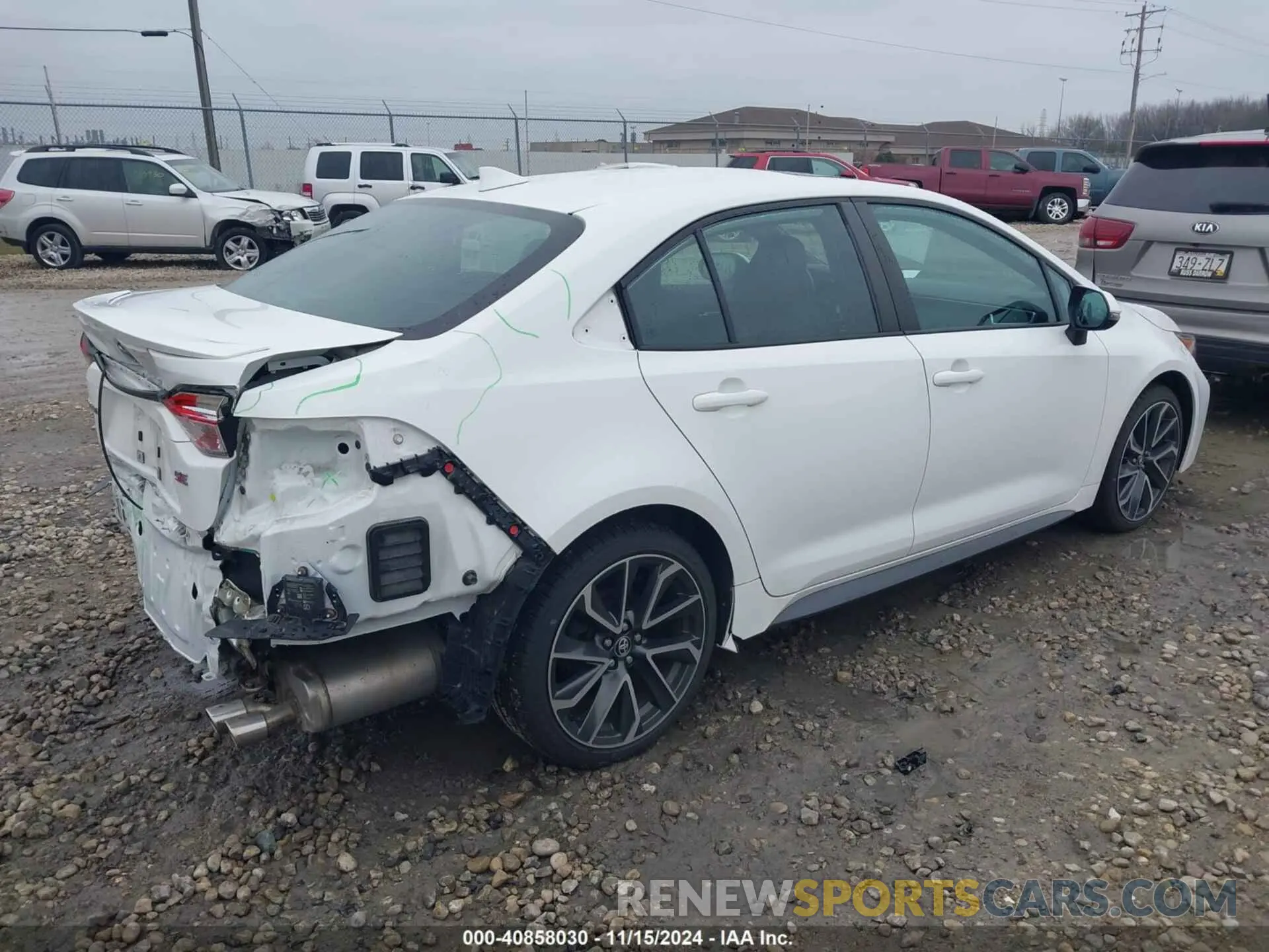 4 Photograph of a damaged car 5YFP4RCE6LP024375 TOYOTA COROLLA 2020