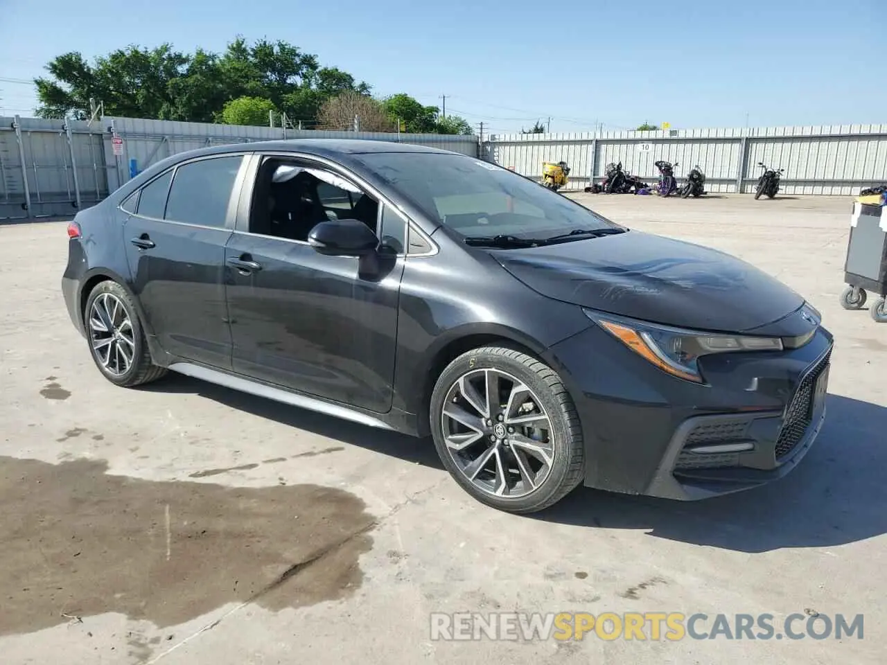 4 Photograph of a damaged car 5YFP4RCE8LP008520 TOYOTA COROLLA 2020