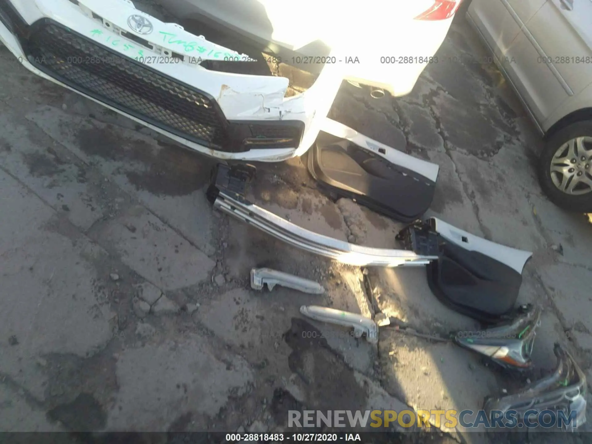 12 Photograph of a damaged car 5YFS4RCE0LP029484 TOYOTA COROLLA 2020