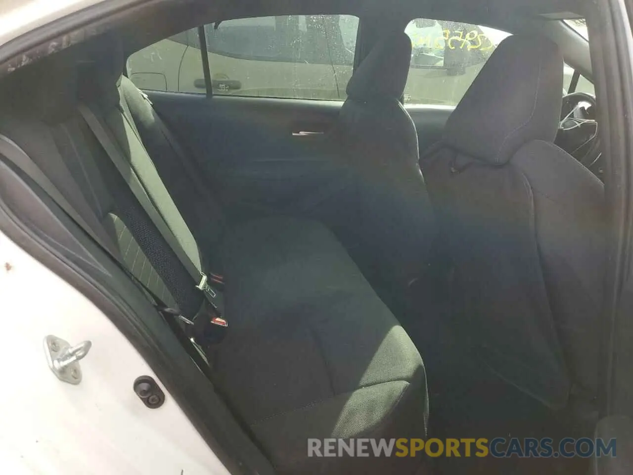 10 Photograph of a damaged car 5YFS4RCE0LP034944 TOYOTA COROLLA 2020