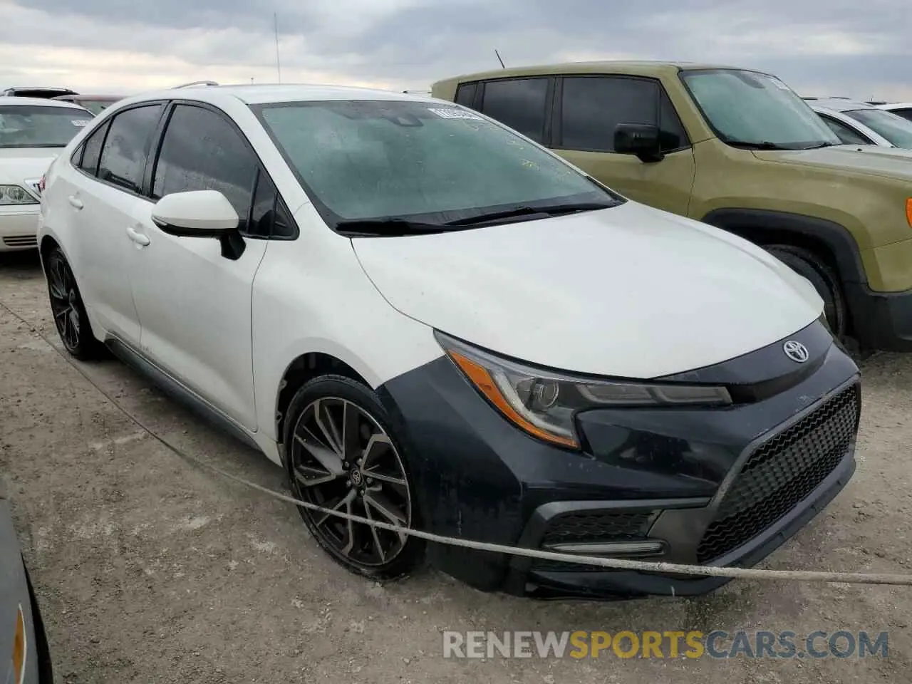 4 Photograph of a damaged car 5YFS4RCE0LP034944 TOYOTA COROLLA 2020