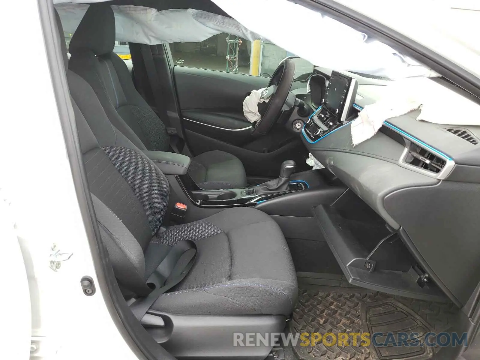 5 Photograph of a damaged car 5YFS4RCE0LP037388 TOYOTA COROLLA 2020
