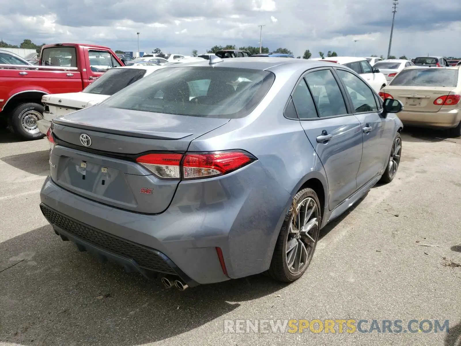 4 Photograph of a damaged car 5YFS4RCE0LP040355 TOYOTA COROLLA 2020