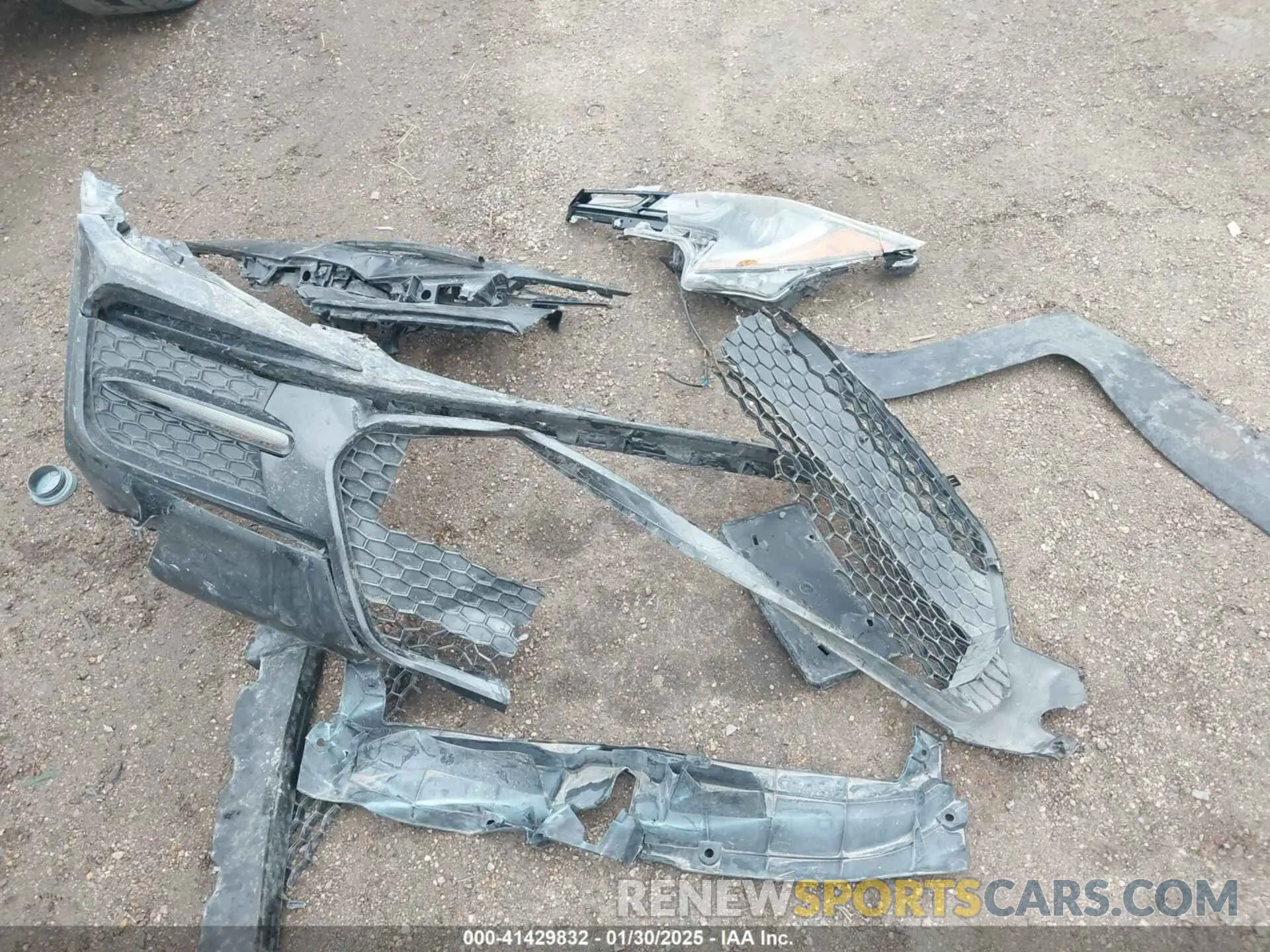 11 Photograph of a damaged car 5YFS4RCE0LP043062 TOYOTA COROLLA 2020