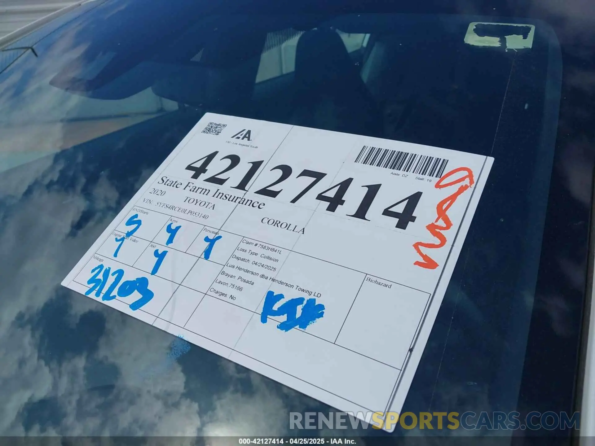17 Photograph of a damaged car 5YFS4RCE0LP053140 TOYOTA COROLLA 2020