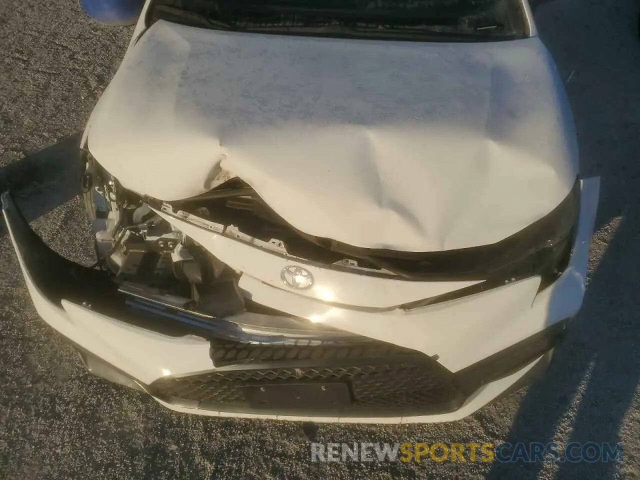 11 Photograph of a damaged car 5YFS4RCE1LP035634 TOYOTA COROLLA 2020