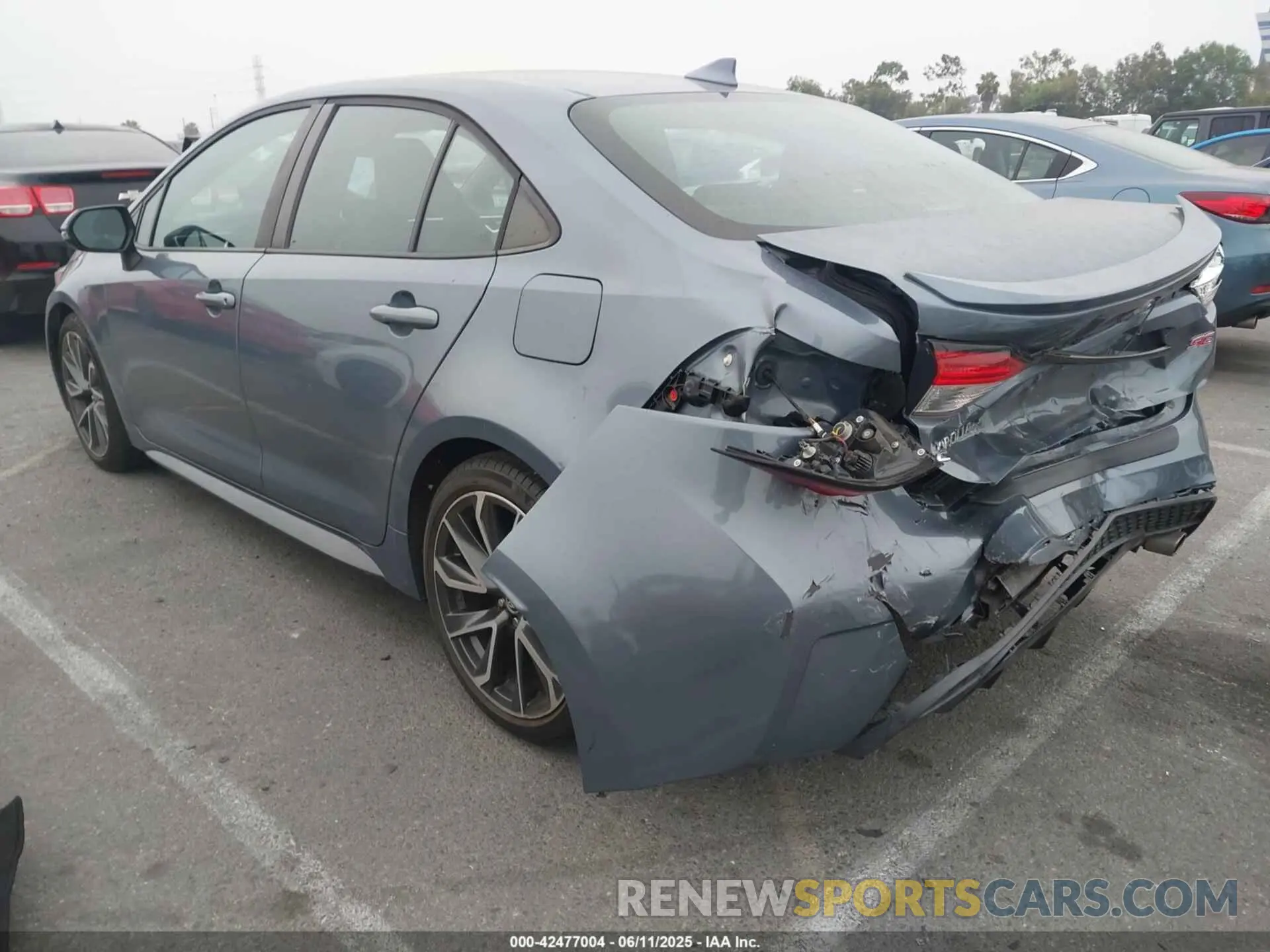 3 Photograph of a damaged car 5YFS4RCE1LP056516 TOYOTA COROLLA 2020