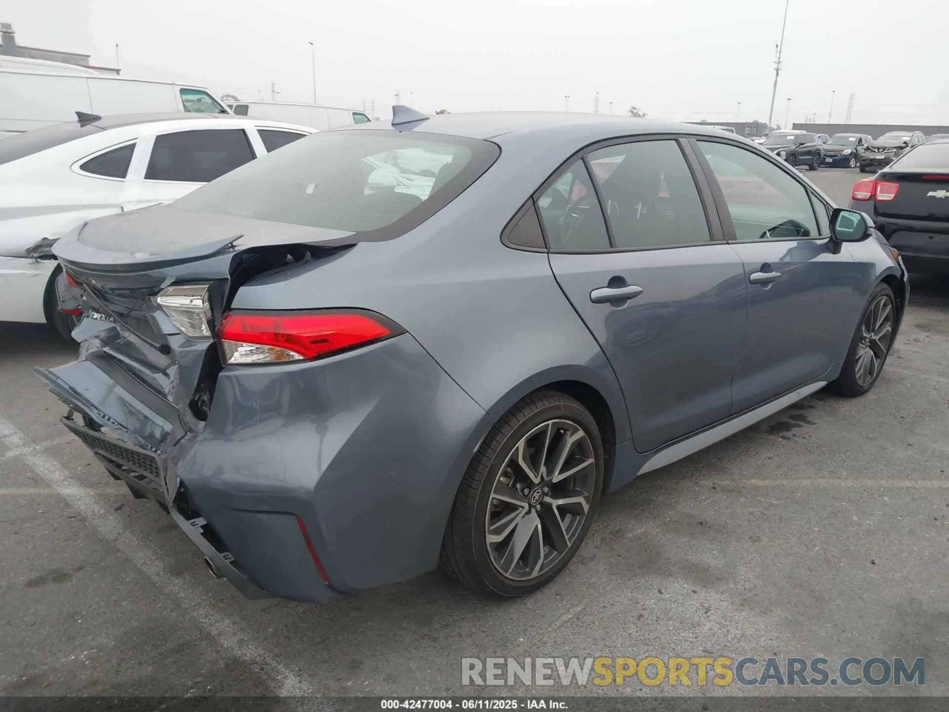 4 Photograph of a damaged car 5YFS4RCE1LP056516 TOYOTA COROLLA 2020