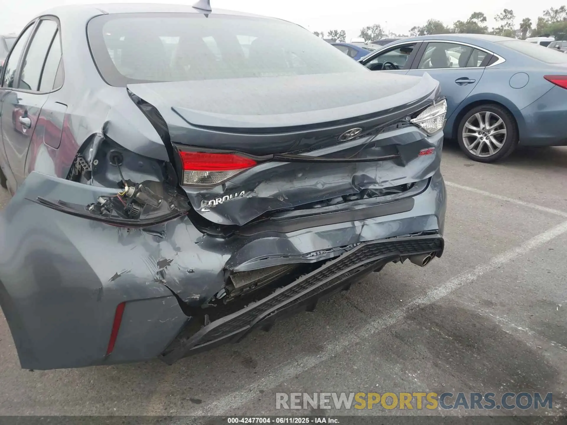 6 Photograph of a damaged car 5YFS4RCE1LP056516 TOYOTA COROLLA 2020