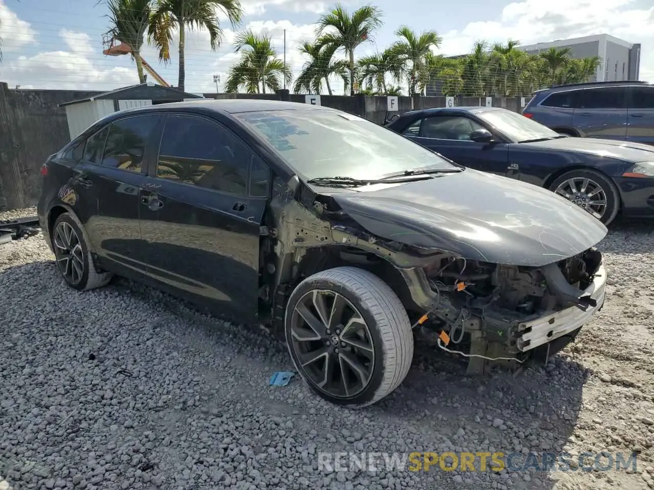 4 Photograph of a damaged car 5YFS4RCE2LP022147 TOYOTA COROLLA 2020