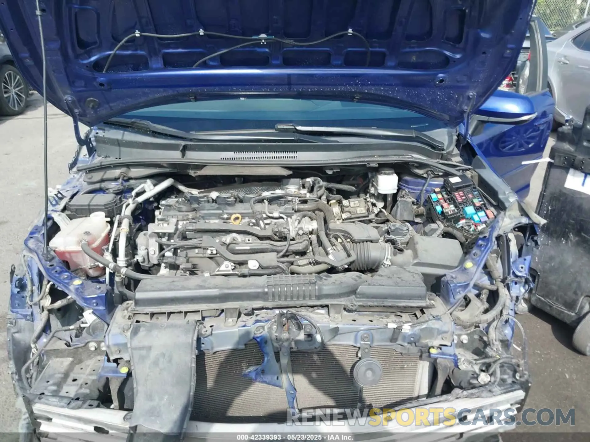 10 Photograph of a damaged car 5YFS4RCE2LP026747 TOYOTA COROLLA 2020