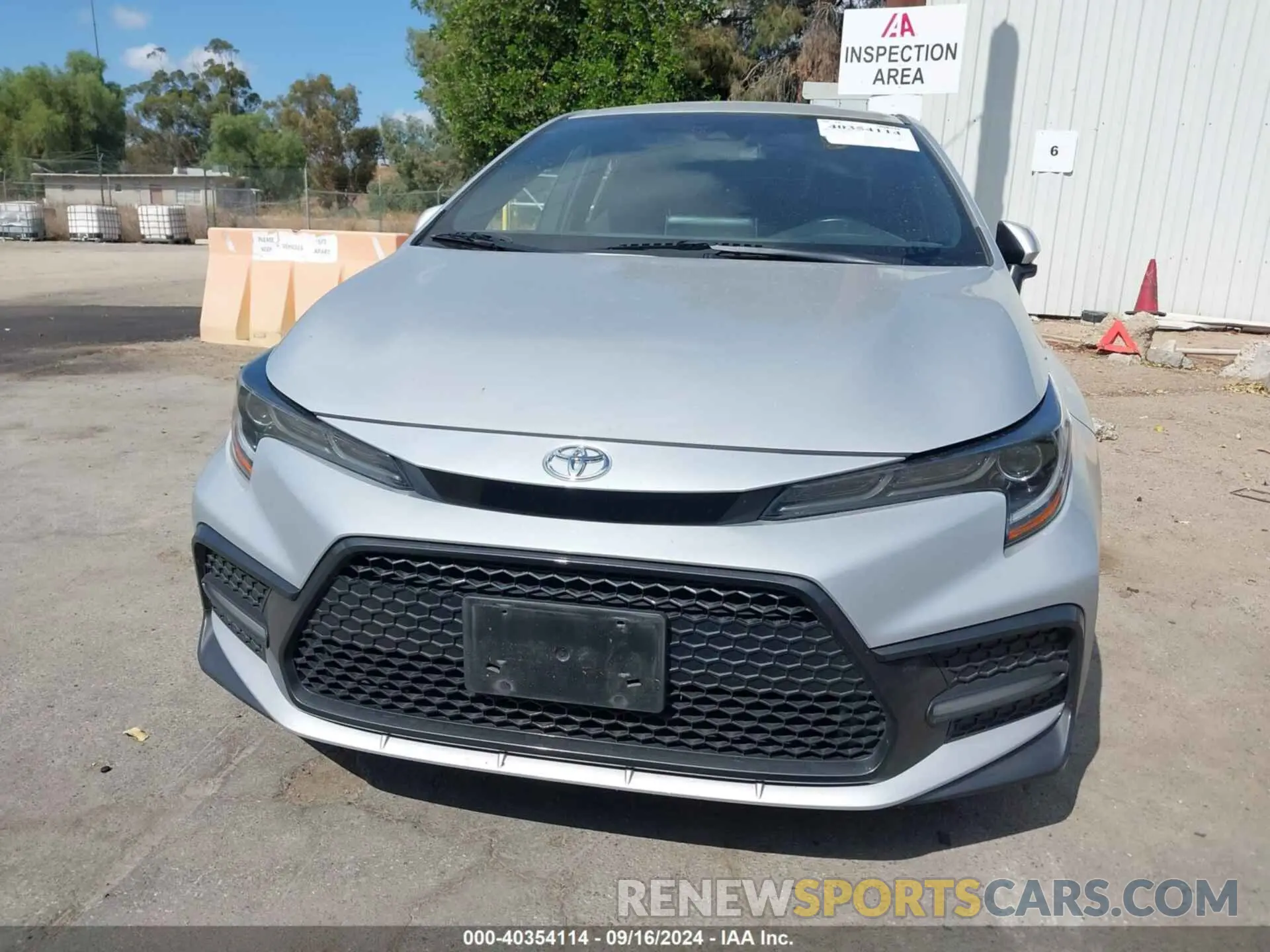 12 Photograph of a damaged car 5YFS4RCE2LP028062 TOYOTA COROLLA 2020