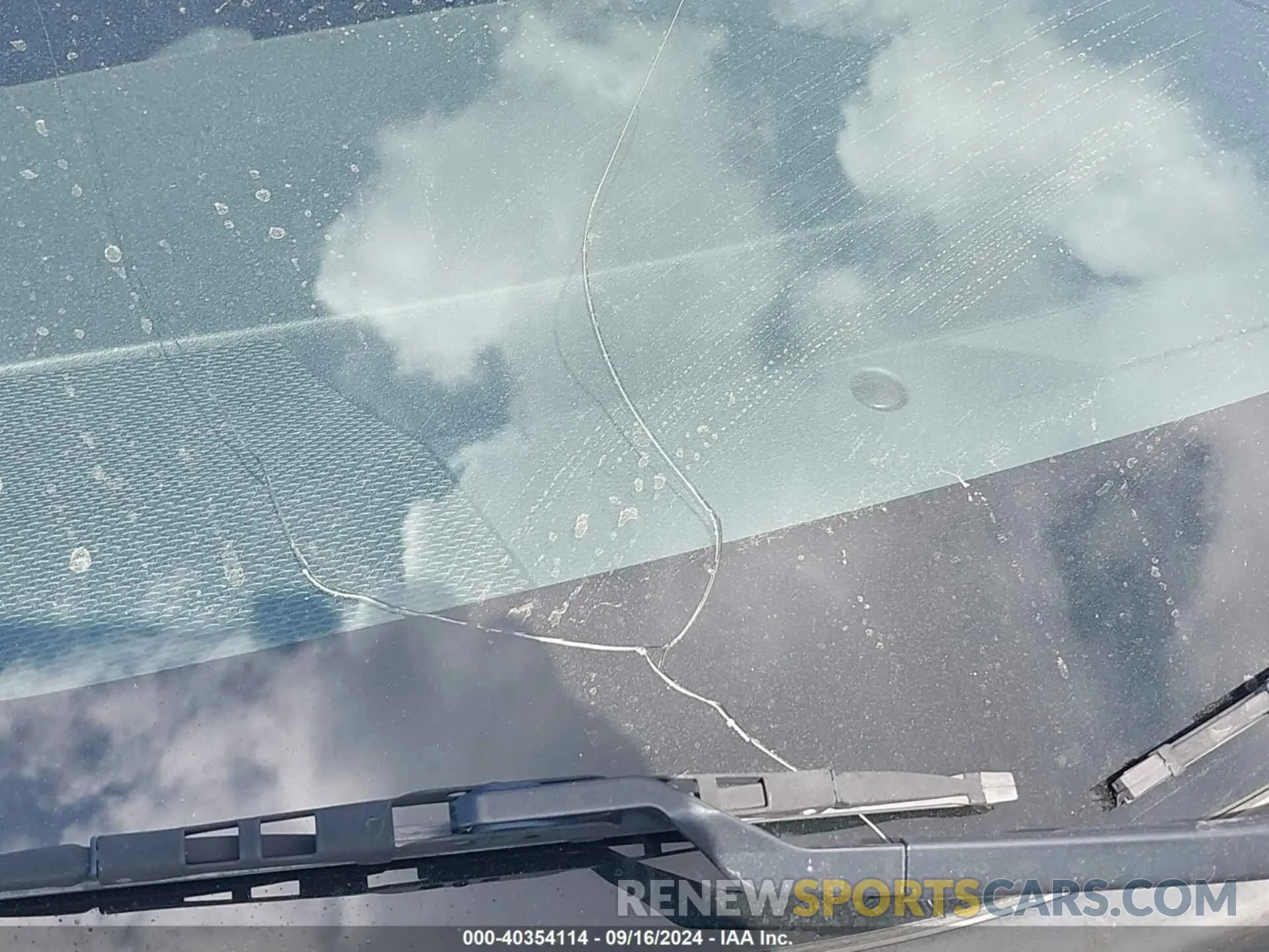6 Photograph of a damaged car 5YFS4RCE2LP028062 TOYOTA COROLLA 2020