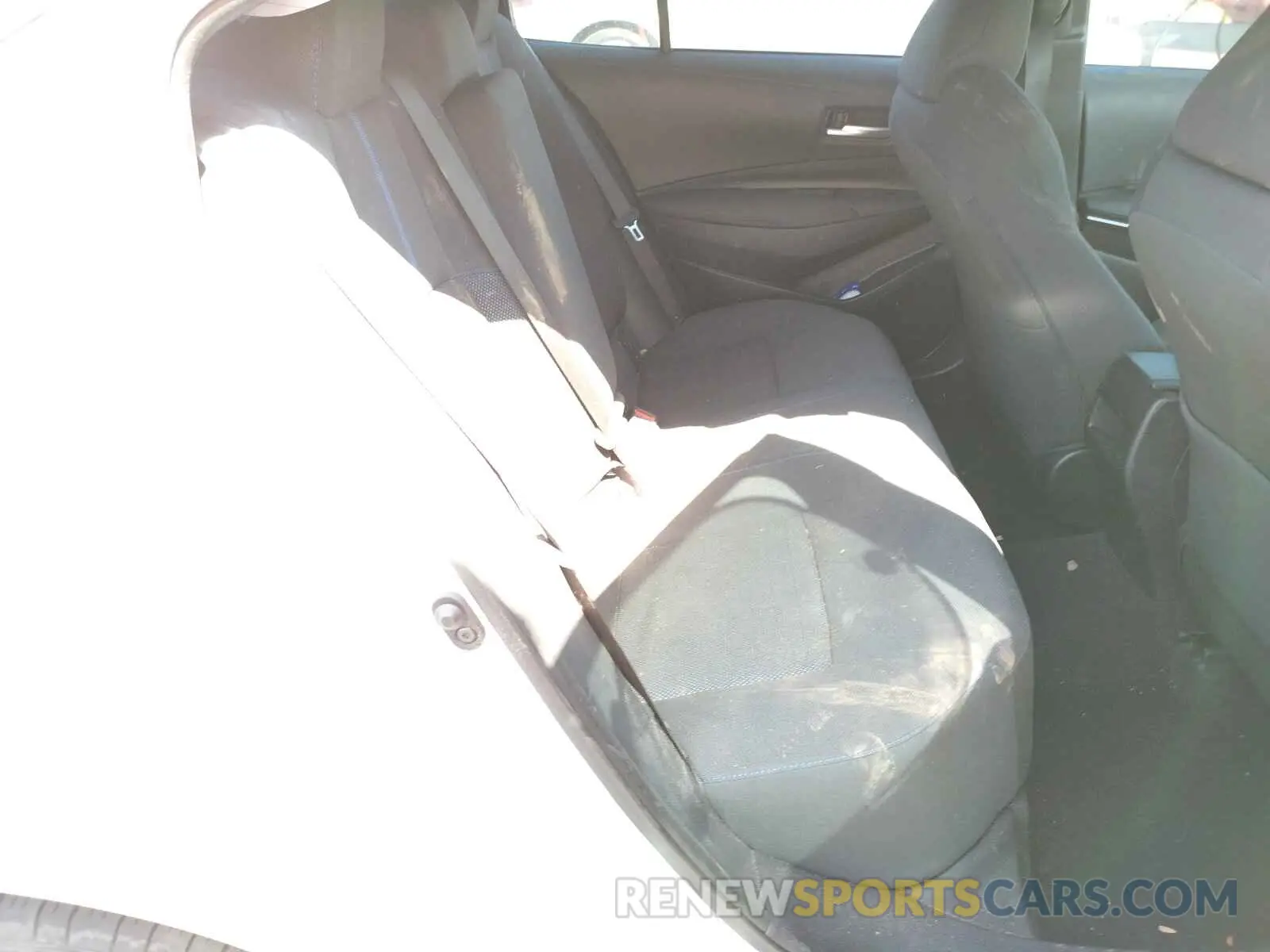 6 Photograph of a damaged car 5YFS4RCE2LP035545 TOYOTA COROLLA 2020