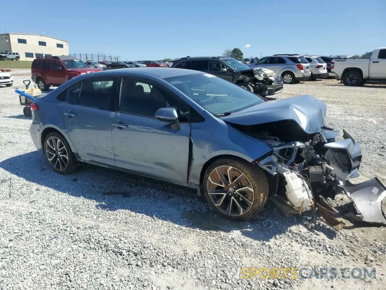 4 Photograph of a damaged car 5YFS4RCE2LP040065 TOYOTA COROLLA 2020