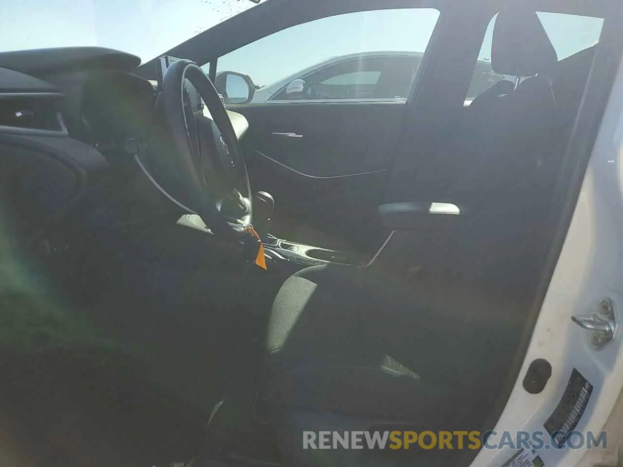 7 Photograph of a damaged car 5YFS4RCE2LP040132 TOYOTA COROLLA 2020