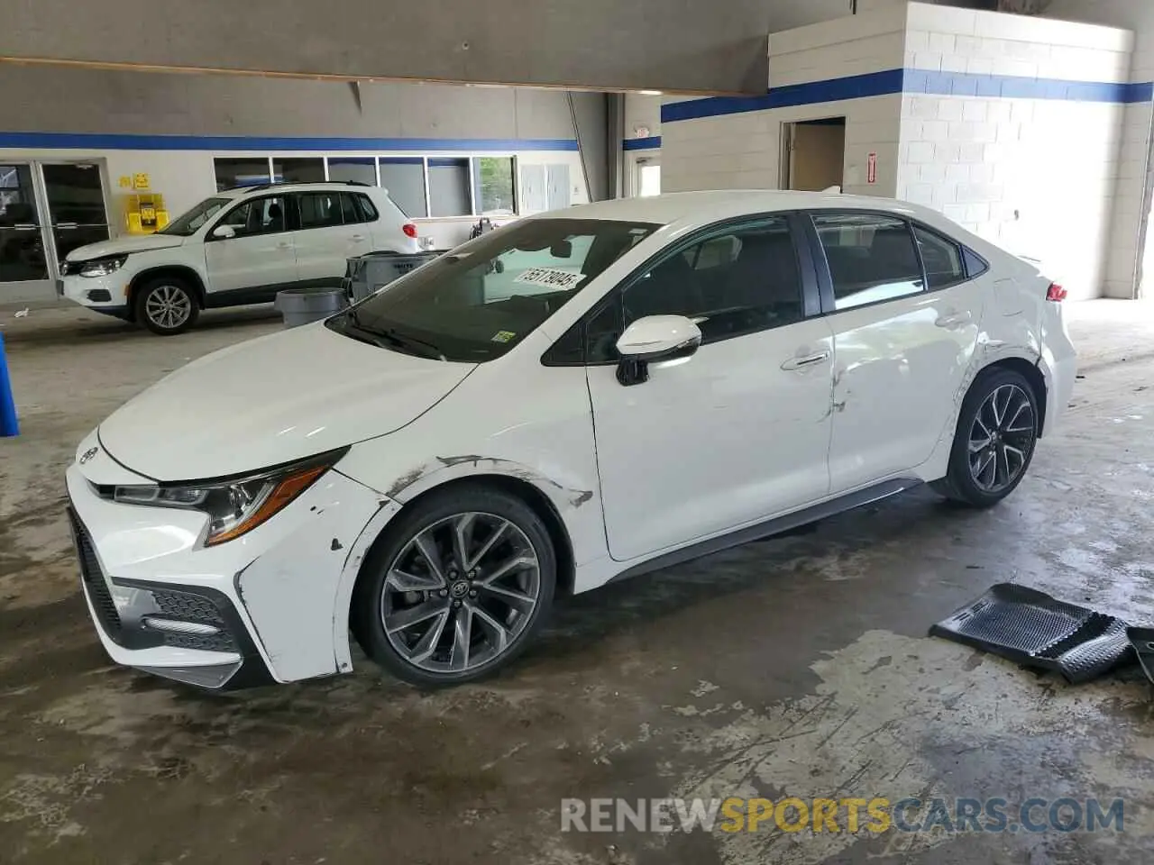 1 Photograph of a damaged car 5YFS4RCE2LP040485 TOYOTA COROLLA 2020