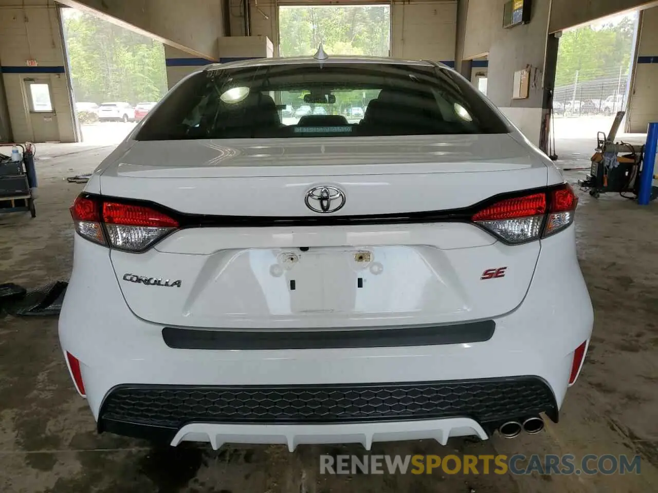 6 Photograph of a damaged car 5YFS4RCE2LP040485 TOYOTA COROLLA 2020