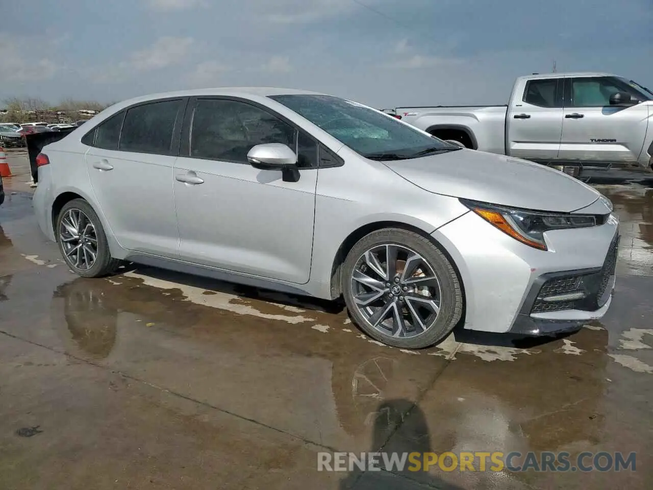 4 Photograph of a damaged car 5YFS4RCE2LP052586 TOYOTA COROLLA 2020