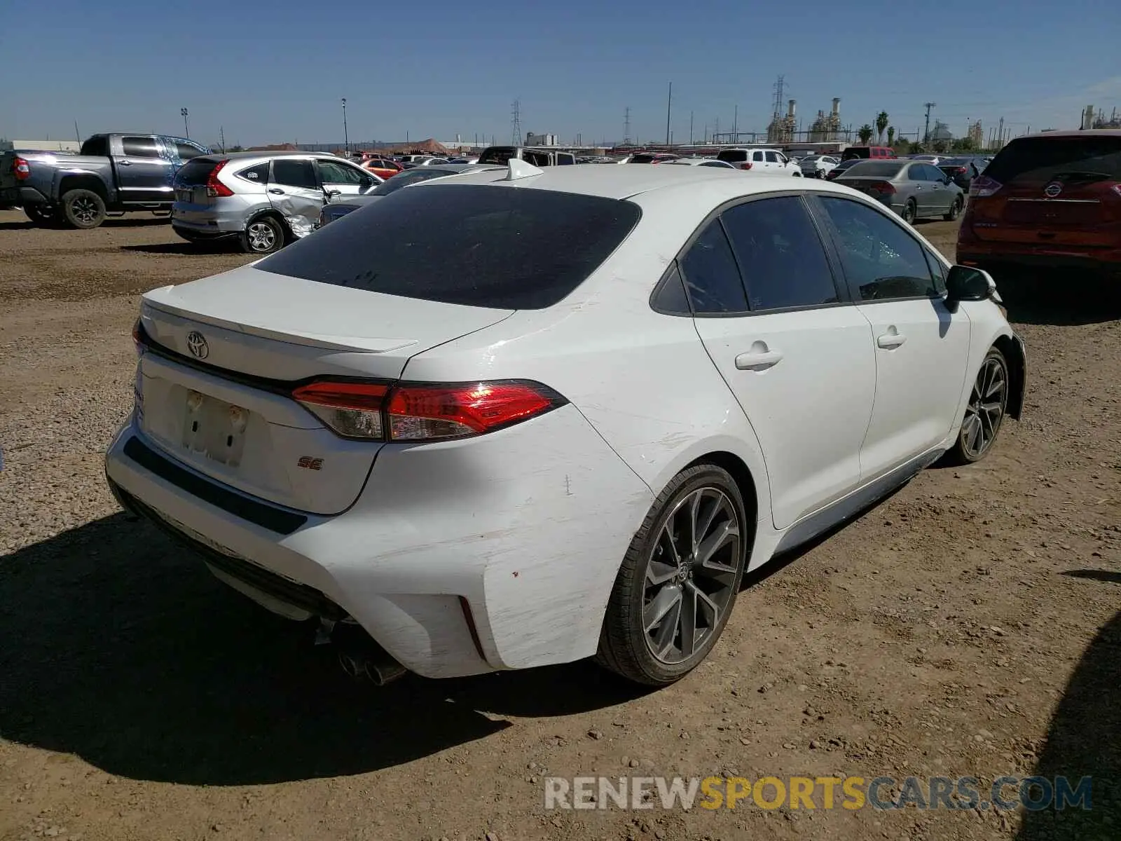 4 Photograph of a damaged car 5YFS4RCE3LP024120 TOYOTA COROLLA 2020