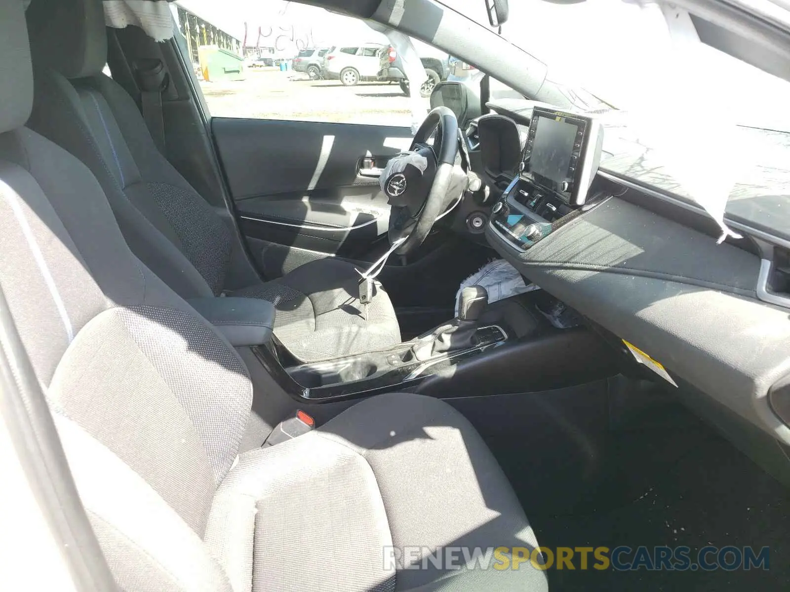 5 Photograph of a damaged car 5YFS4RCE3LP024120 TOYOTA COROLLA 2020