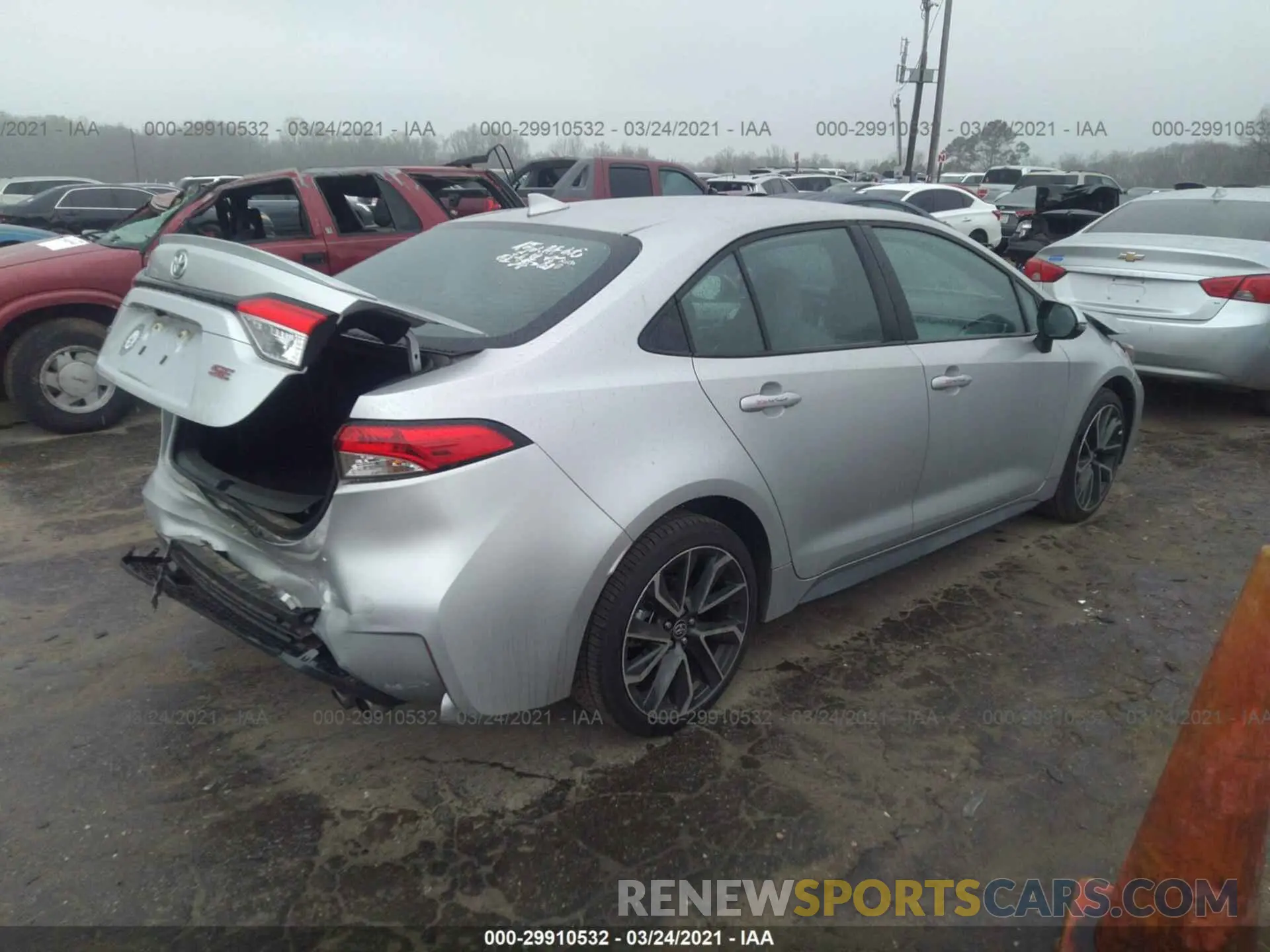 4 Photograph of a damaged car 5YFS4RCE3LP026966 TOYOTA COROLLA 2020