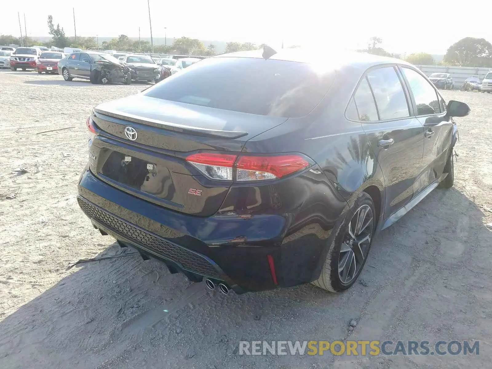 4 Photograph of a damaged car 5YFS4RCE3LP035845 TOYOTA COROLLA 2020